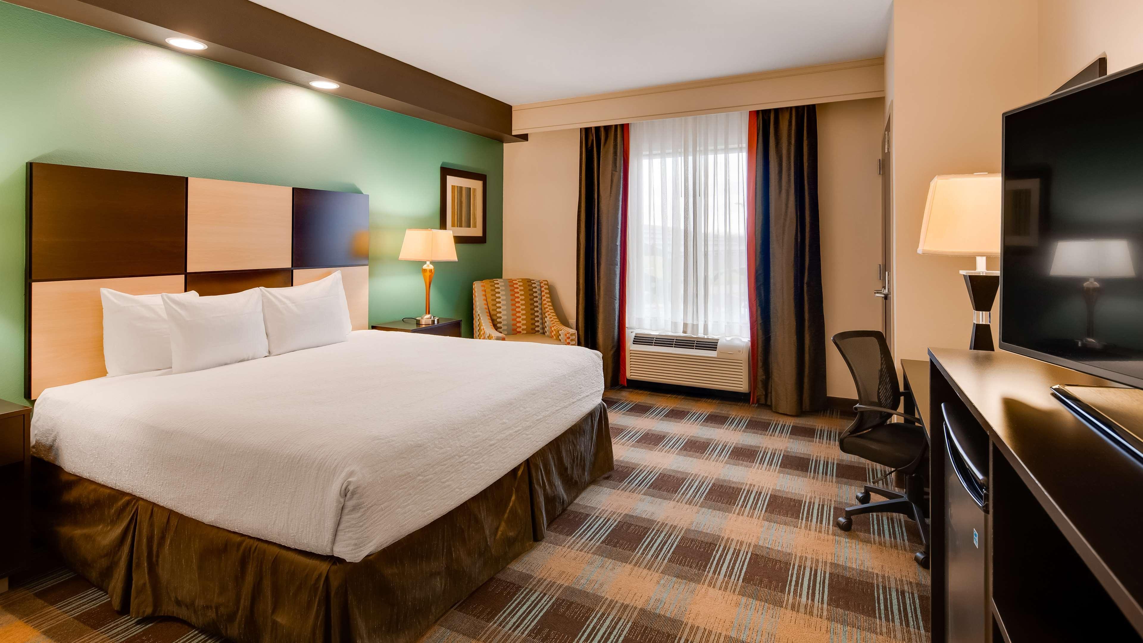 Best Western Plus Atrium Inn & Suites Кларксвилл Экстерьер фото