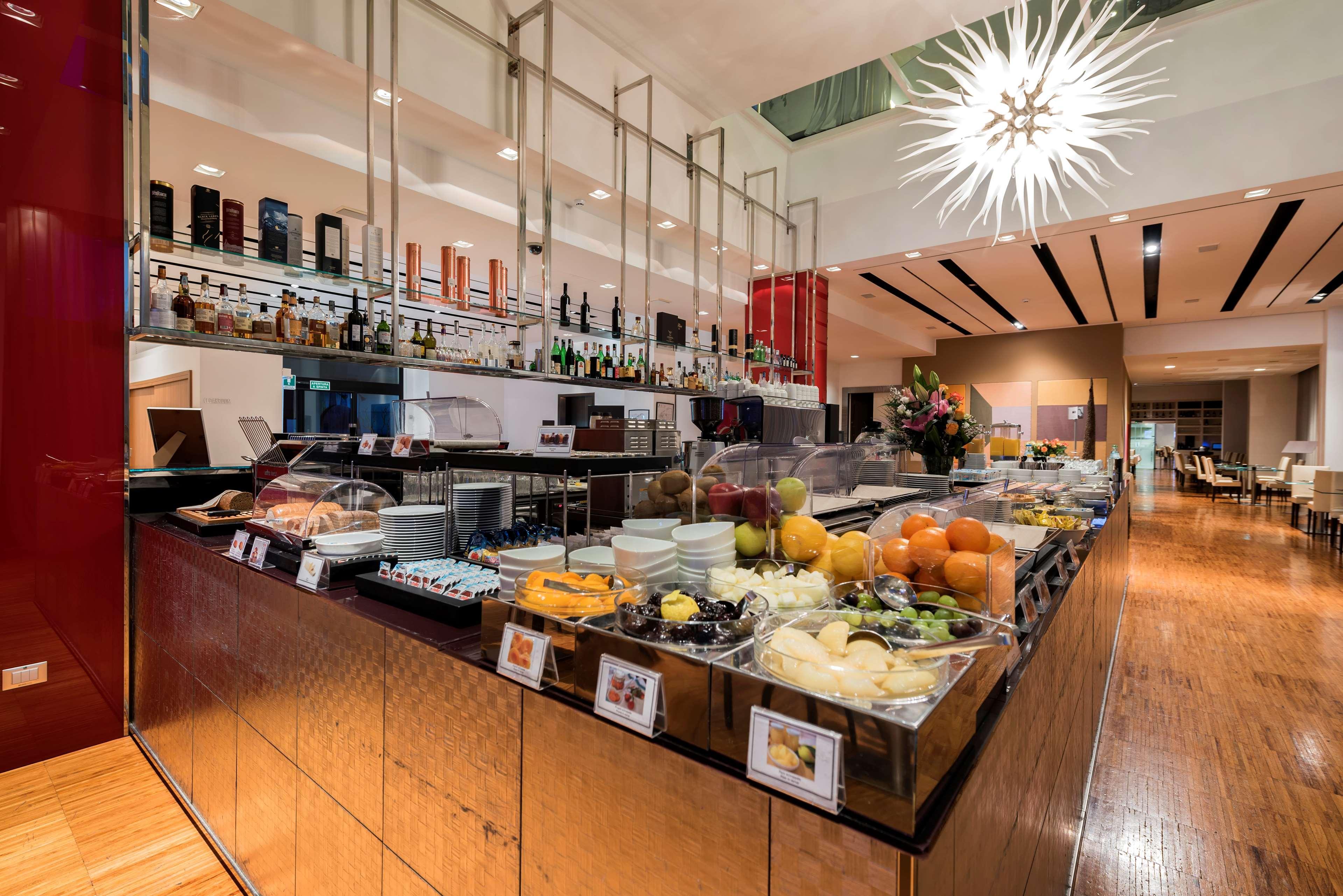 Best Western Plus Atrium Inn & Suites Кларксвилл Экстерьер фото