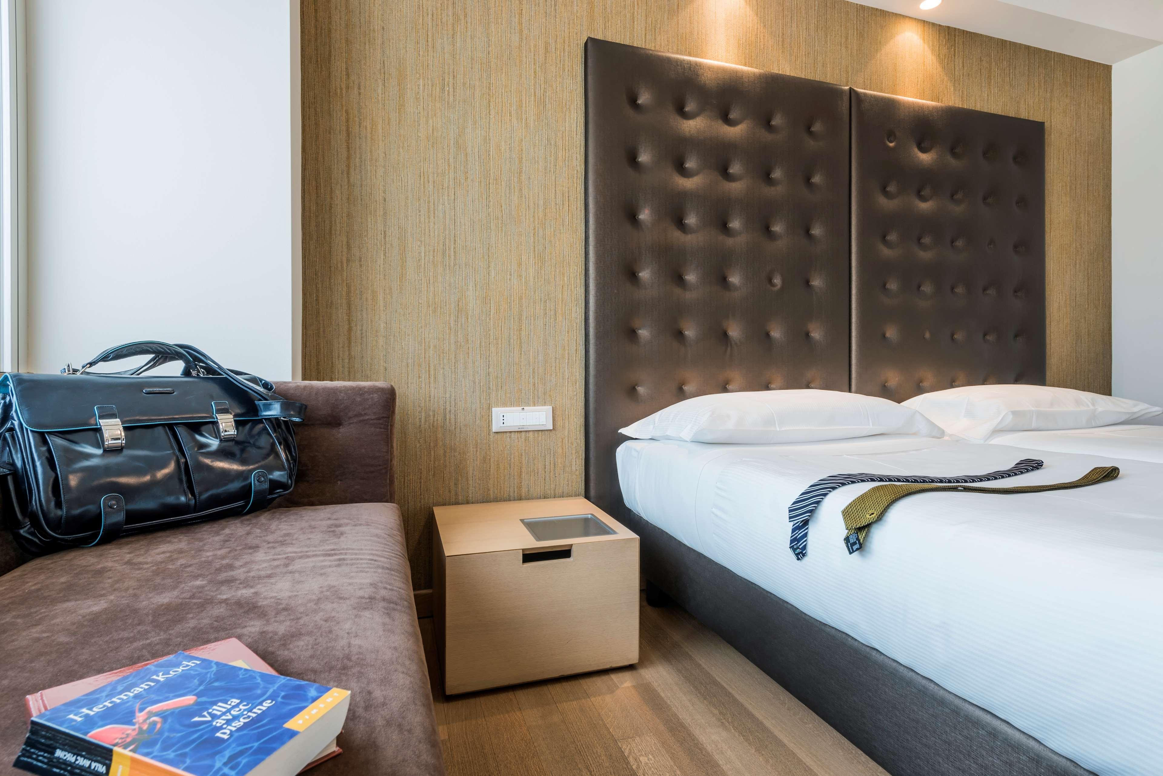 Best Western Plus Atrium Inn & Suites Кларксвилл Экстерьер фото
