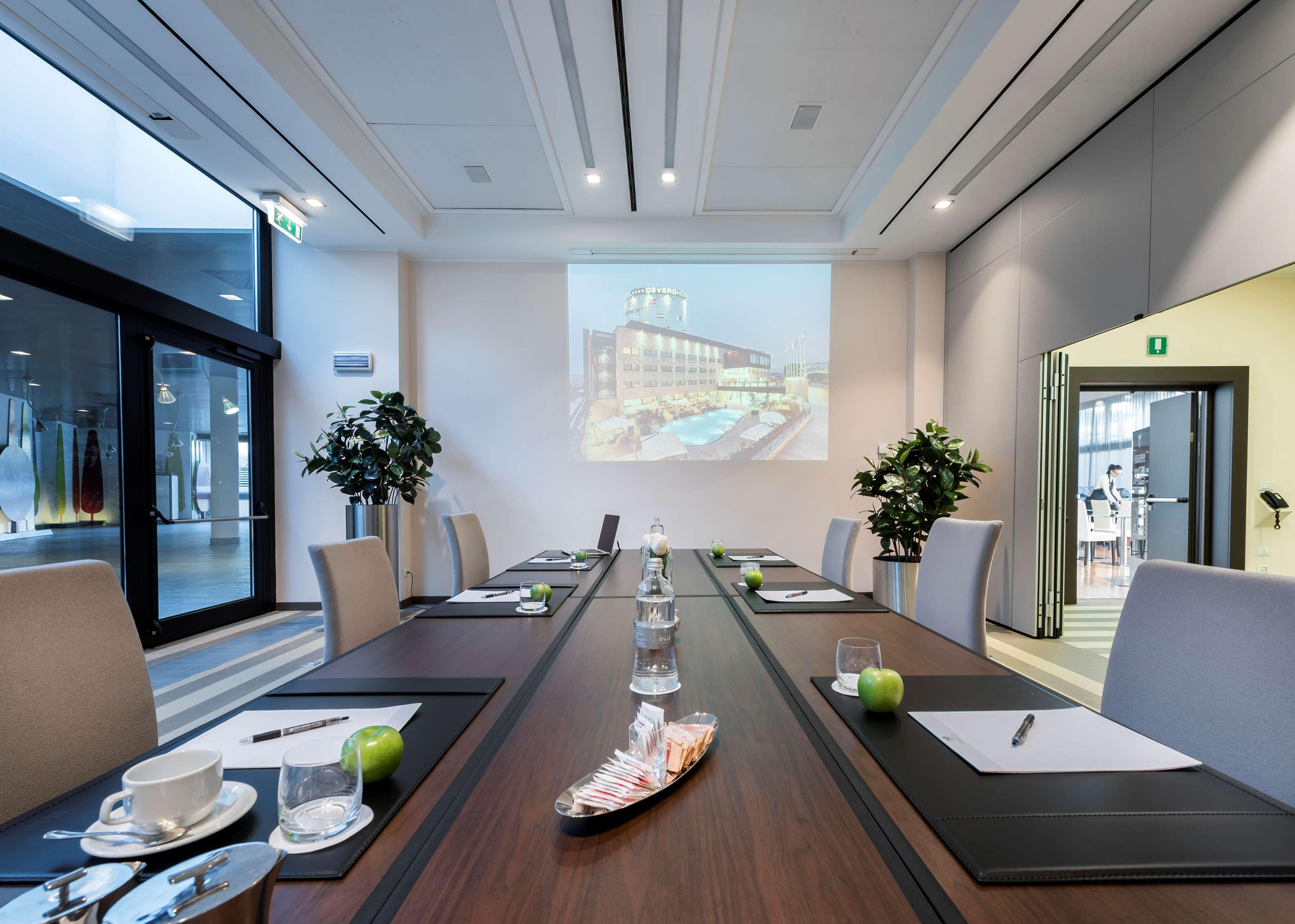 Best Western Plus Atrium Inn & Suites Кларксвилл Экстерьер фото